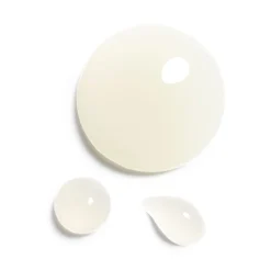 WIRKT VORBEUGEND UND KORRIGIEREND AUF DIE 5 SICHTBAREN ZEICHEN DER HAUTALTERUNG